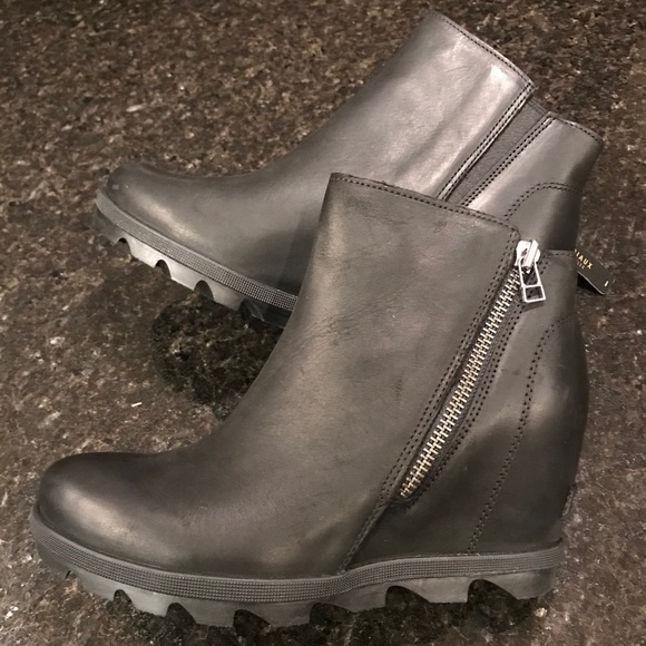 New Sorel Joan of Arctic Wedge II Zip Bootie Black - Picture 1 of 15